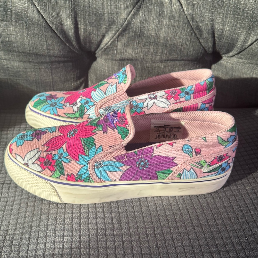 Nike Toki Aloha Women's Floral Slip-On Sneaker - Pink, Purple, Blue.  Women’s 6